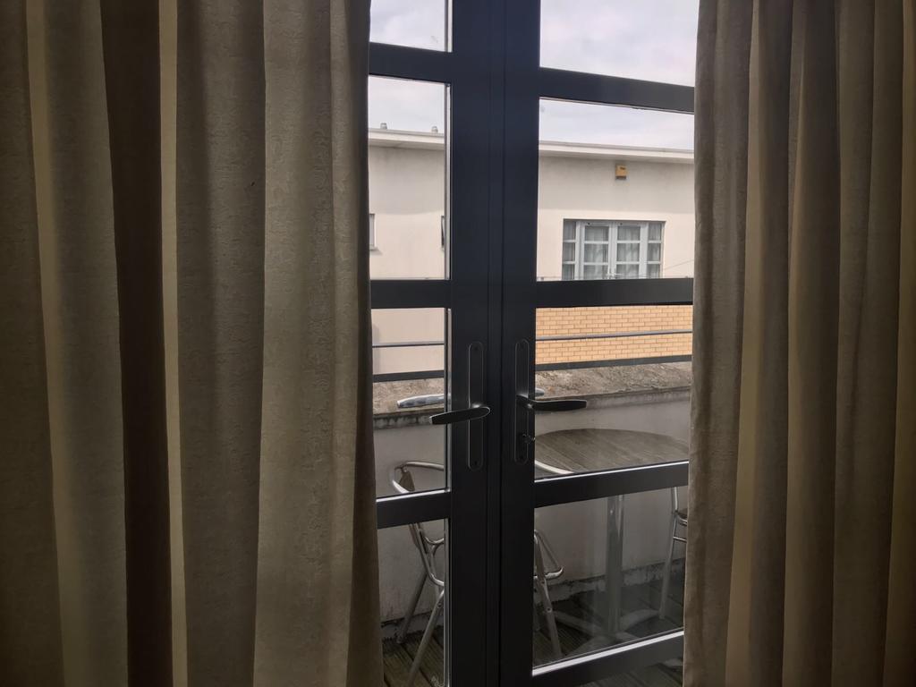 Charlesmere Gardems 런던 외부 사진